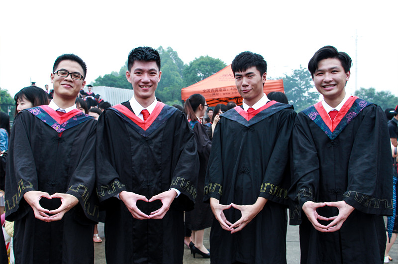 11行管 李炜刚_副本