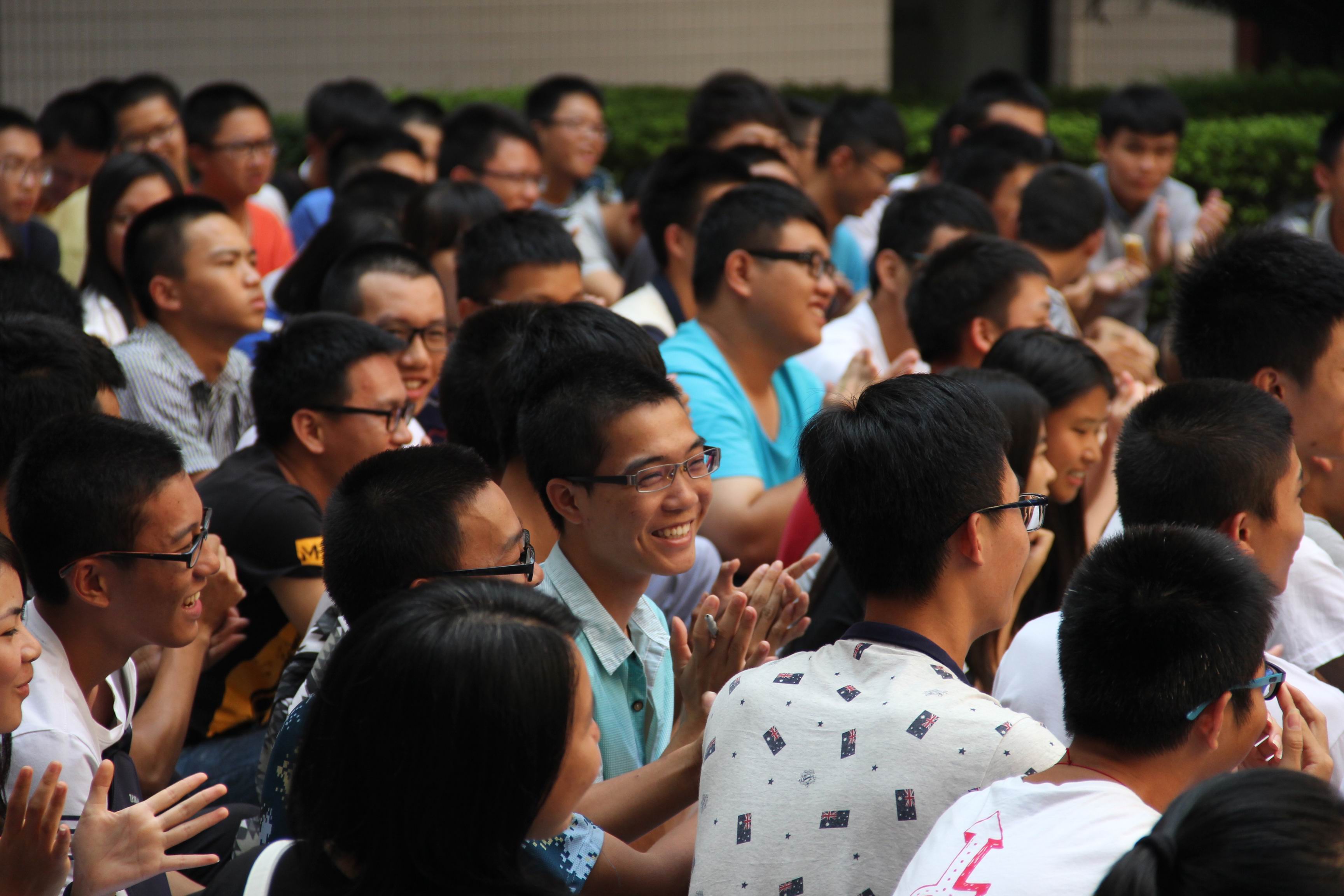 1015粤台产业科技学院学生:我们与院长有个约2