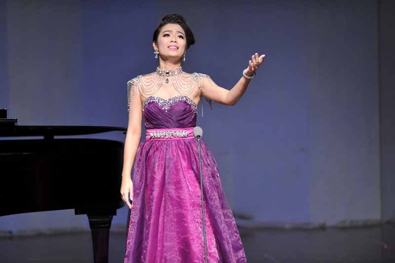 陈丽因深情演唱-800