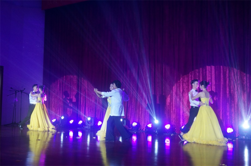 舞蹈表演《美丽相约》