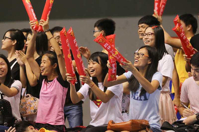 场边观众1_副本