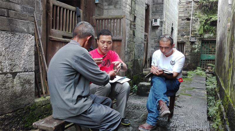 2016年5月19日与第一书记杨伟华走访下斗湾