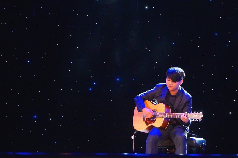 吉他独奏《classical  gas》