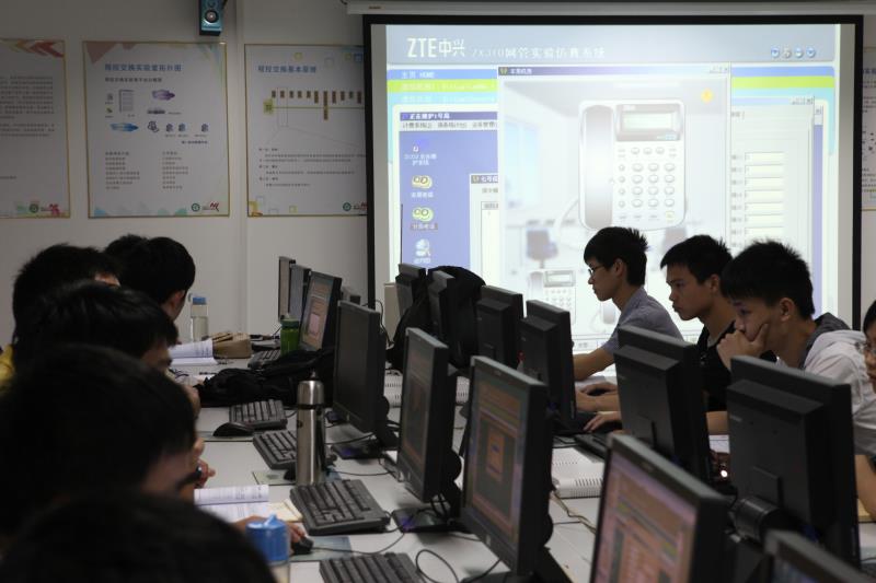 电子工程学院中兴班 (1)