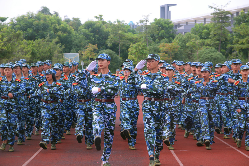 201342310142 湖里军训结营 孙慕仪 摄 (10)